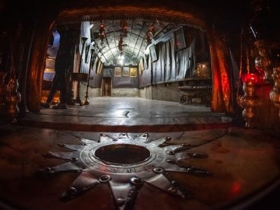 A Gruta da Natividade vista de uma nova perspectiva. (Foto: Nadim Asfour/CTS)